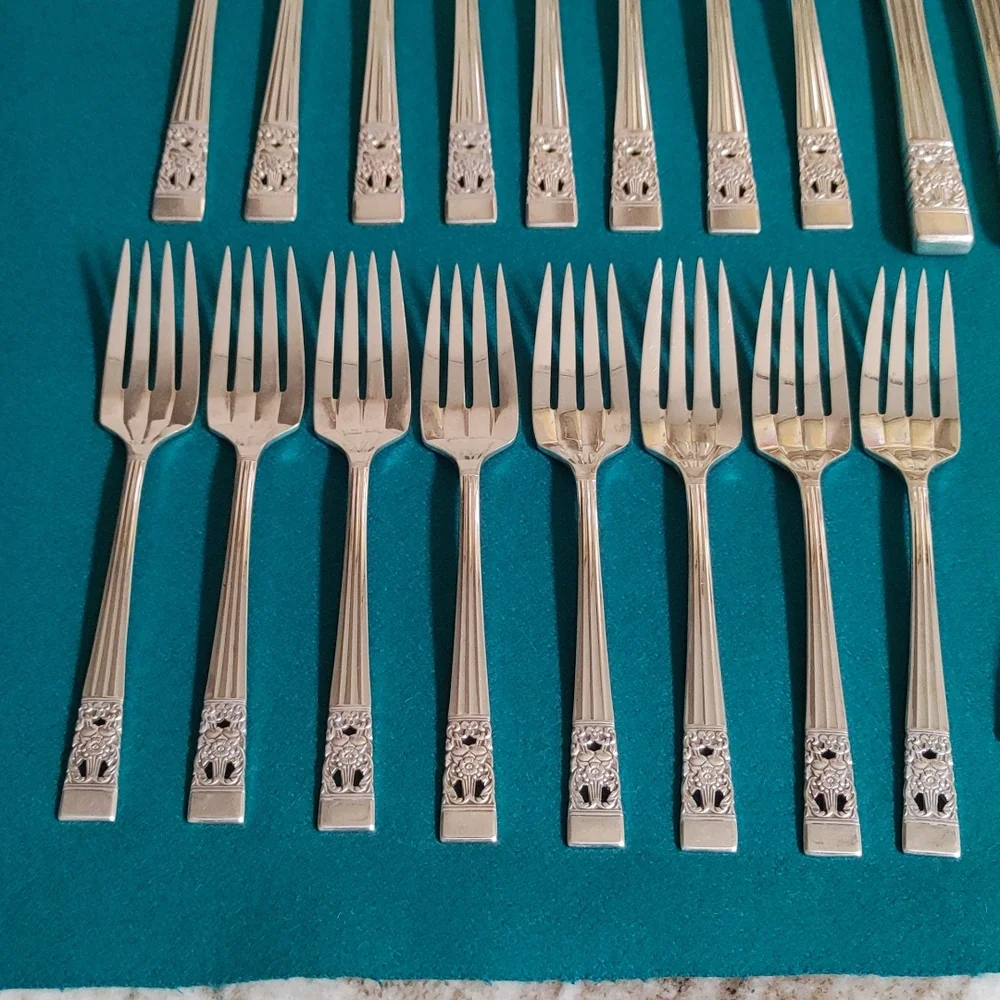 VTG 43 Pcs Coronation Silver Plate Flatware Set 1936 Community